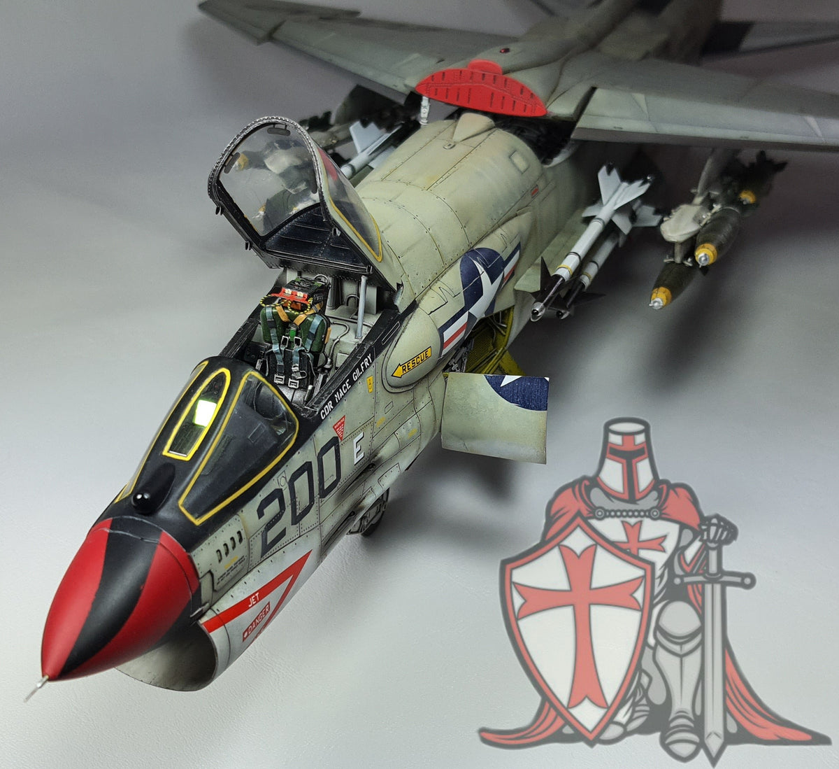 トランペッター　1/32 F-8J CRUSADER Amazon.co.jp: Trumpeter 1/32 °F – 8J Crusader : Hobbies